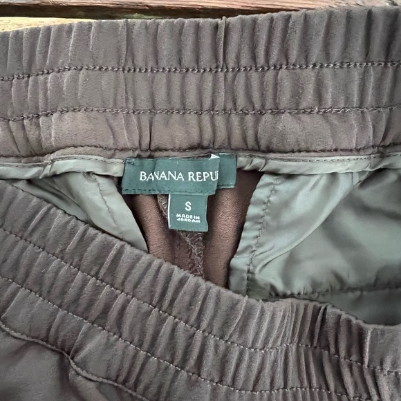 Banana Republic Joggers - Picture 6 of 7